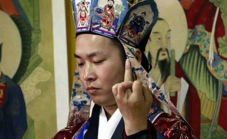 Le Doigt d'Honneur Chinois | Chine Céleste